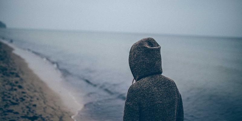 VR游戏困局:硬件迭代、眩晕症与“杀手级应用”缺失的深度破局分析