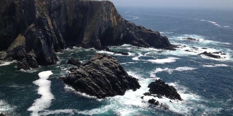 情怀与创新的博弈:经典游戏IP重启作品市场表现与玩家口碑深度评测报告